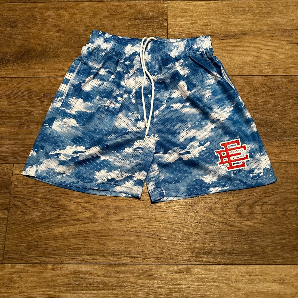 Eric Emmanuel Shorts Size Medium
